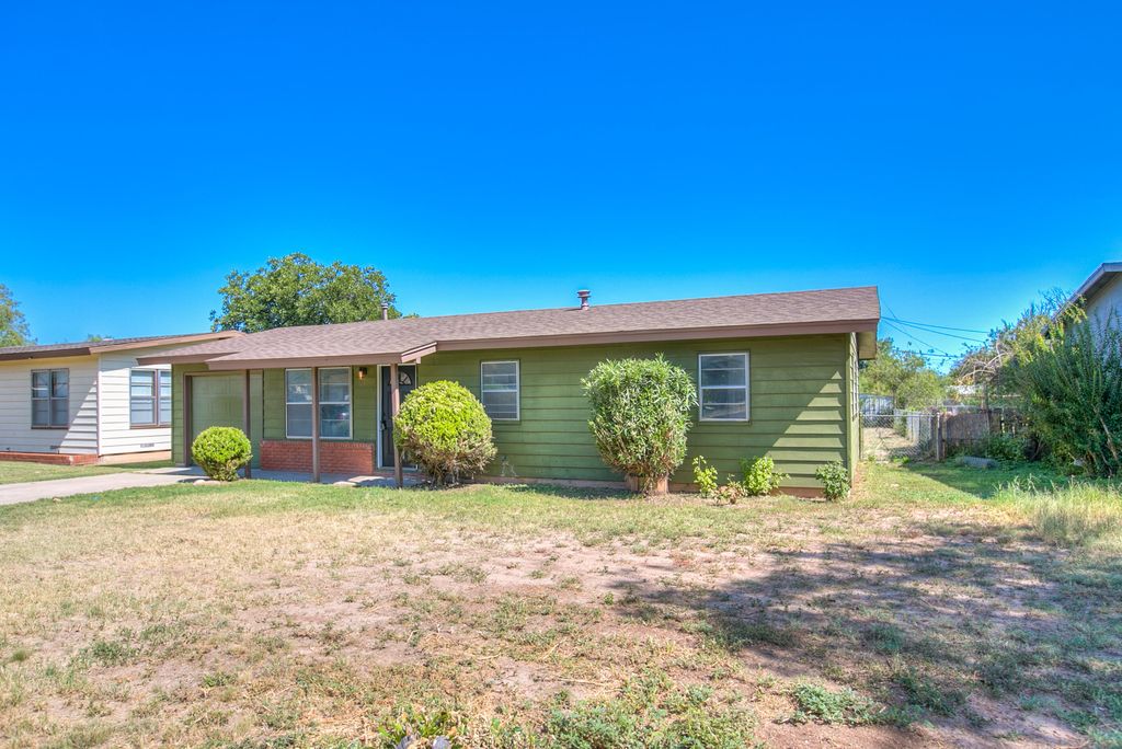 Image 25 of property listing at 210 Maryland Street, San Angelo, TX 76905