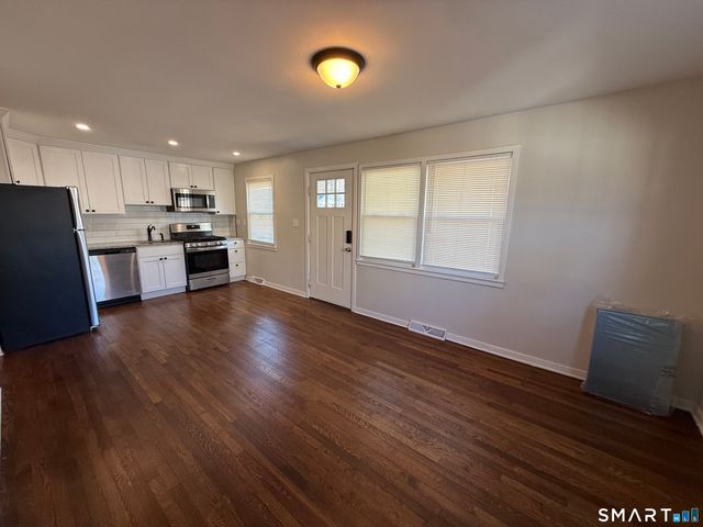 38 Elmhurst Circle, West Hartford, CT 06110