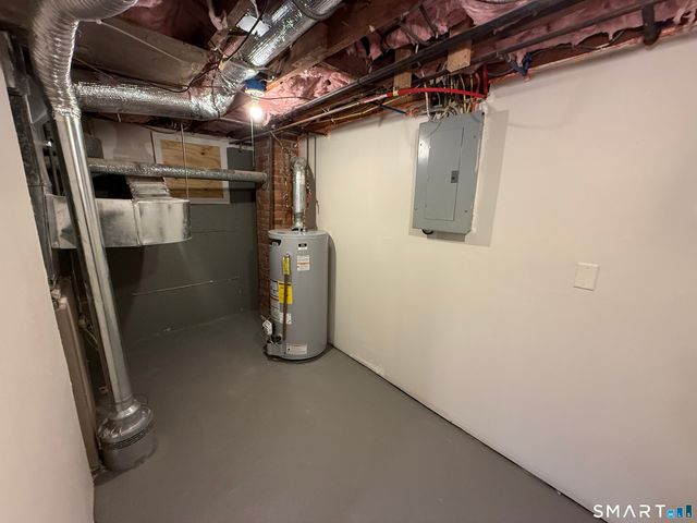 38 Elmhurst Circle, West Hartford, CT 06110