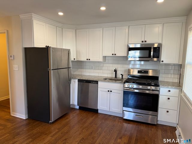 38 Elmhurst Circle, West Hartford, CT 06110