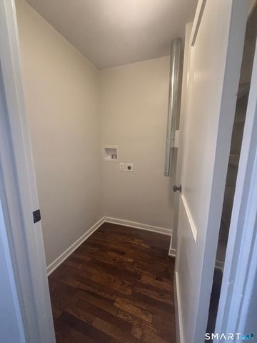 38 Elmhurst Circle, West Hartford, CT 06110