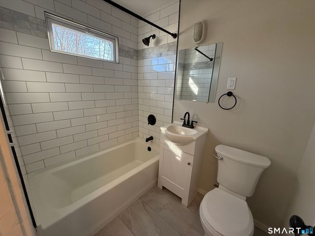 38 Elmhurst Circle, West Hartford, CT 06110