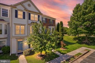 43253 CHOKEBERRY SQ, Ashburn, VA 20147