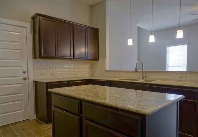 2216 Avery VLG 2214, New Braunfels, TX 78130