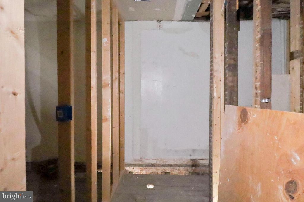 Image 9 of property listing at 3700 CHESTLE PL, Baltimore, MD 21224