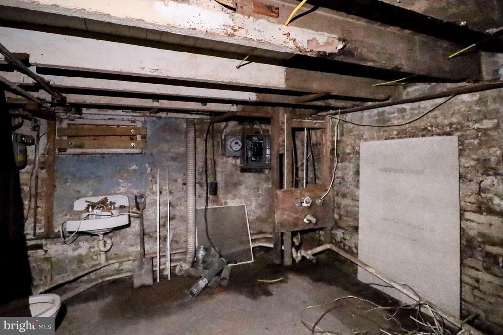 Image 12 of property listing at 3700 CHESTLE PL, Baltimore, MD 21224