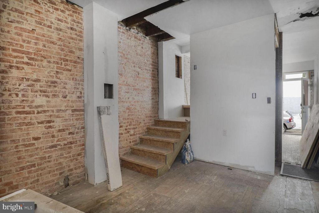 Image 5 of property listing at 3700 CHESTLE PL, Baltimore, MD 21224