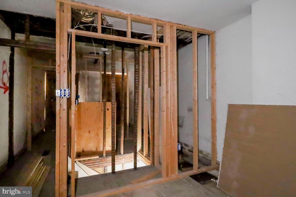 Image 7 of property listing at 3700 CHESTLE PL, Baltimore, MD 21224