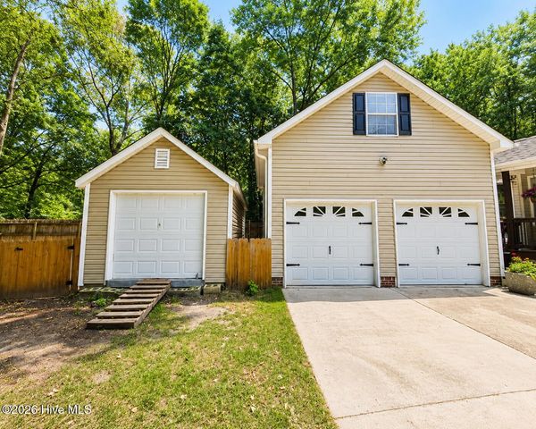 6417 Mossy Rock Court, Castle Hayne, NC 28429