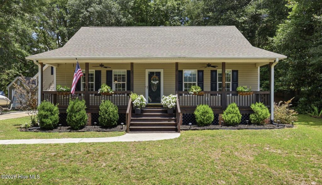 6417 Mossy Rock Court, Castle Hayne, NC 28429