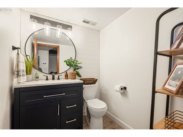 13 JUDITH Pl, Longview, WA 98632