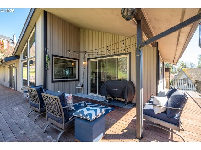 13 JUDITH Pl, Longview, WA 98632