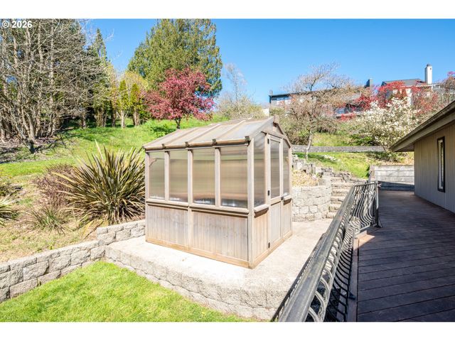 13 JUDITH Pl, Longview, WA 98632