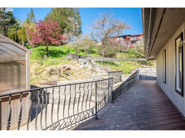 13 JUDITH Pl, Longview, WA 98632