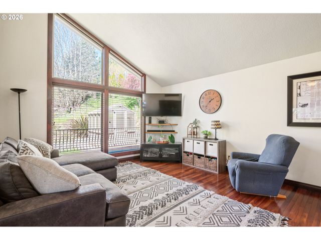 13 JUDITH Pl, Longview, WA 98632
