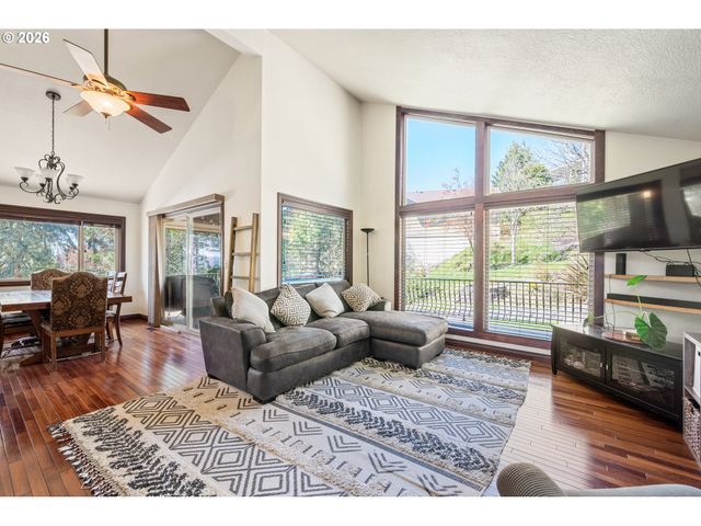 13 JUDITH Pl, Longview, WA 98632