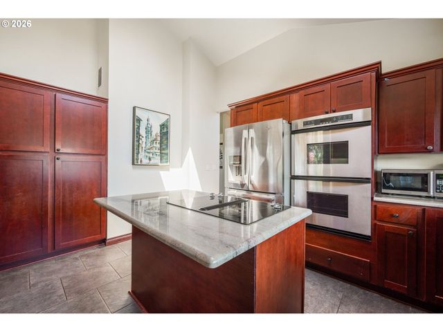 13 JUDITH Pl, Longview, WA 98632