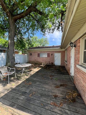5504 Oak Center Drive, Oak Lawn, IL 60453