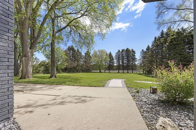 6739 Sportsman DRIVE, Racine, WI 53402