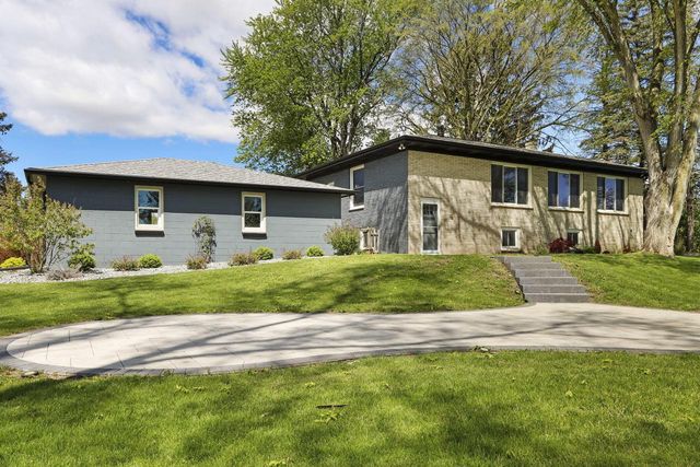 6739 Sportsman DRIVE, Racine, WI 53402