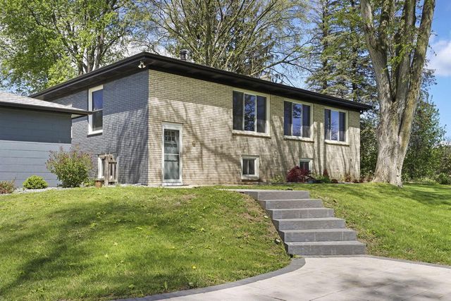 6739 Sportsman DRIVE, Racine, WI 53402