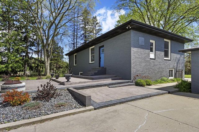 6739 Sportsman DRIVE, Racine, WI 53402