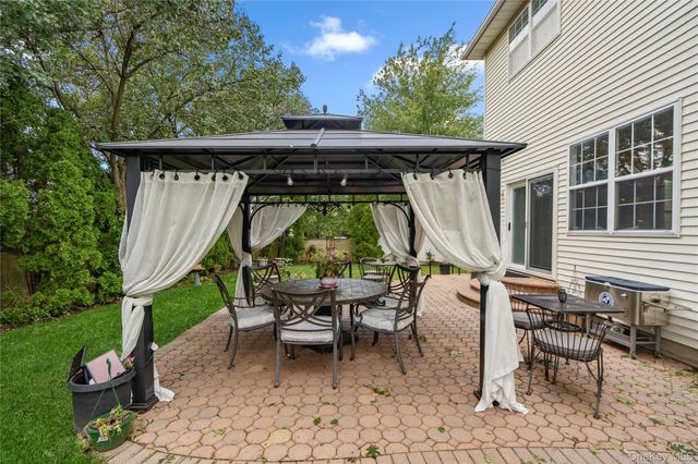 107 Hazelnut Court, Melville, NY 11747