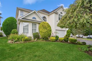 107 Hazelnut Court, Melville, NY 11747