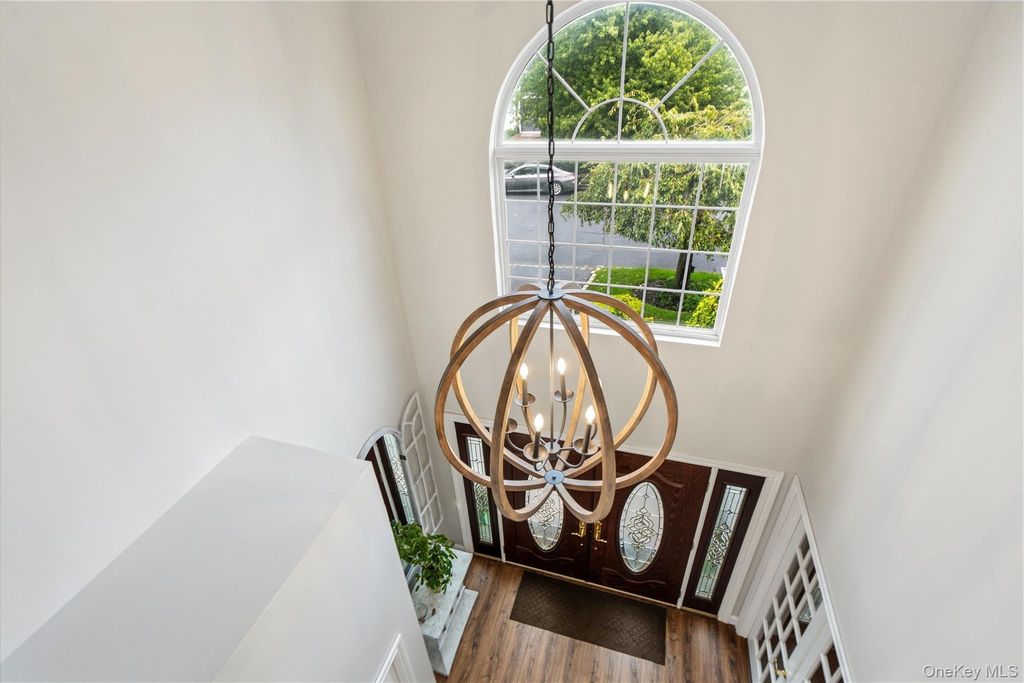 107 Hazelnut Court, Melville, NY 11747 — photo 5