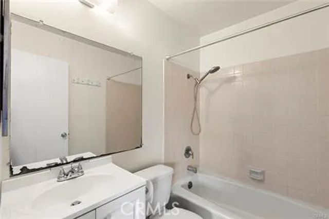 614 S Lake St E, Burbank, CA 91502