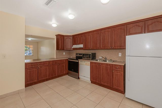 4065 SW 51st Street, Dania Beach, FL 33314