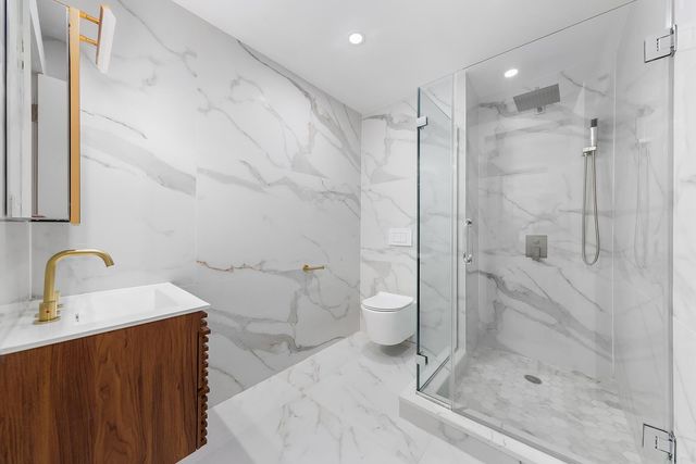 416 E 50TH Street, New York City, NY 10022
