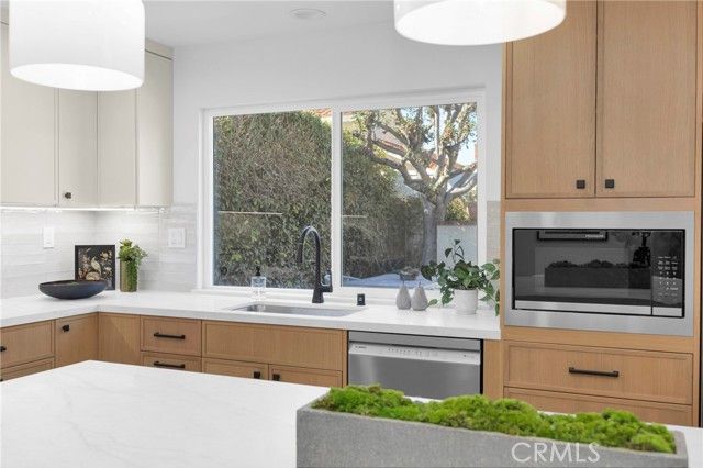 8841 Seaspray Drive, Huntington Beach, CA 92646