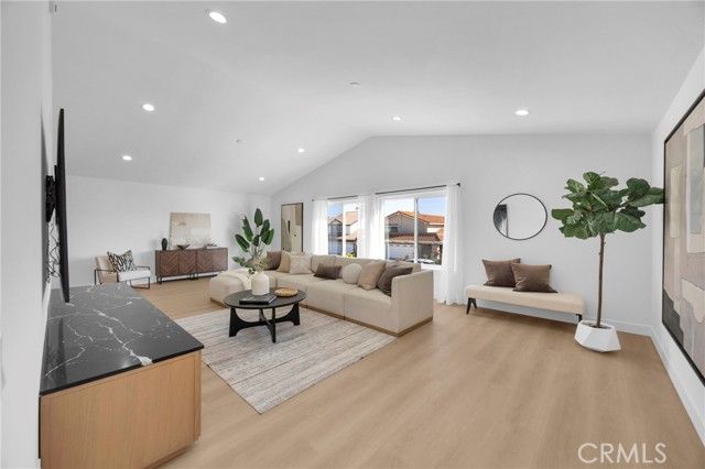 8841 Seaspray Drive, Huntington Beach, CA 92646