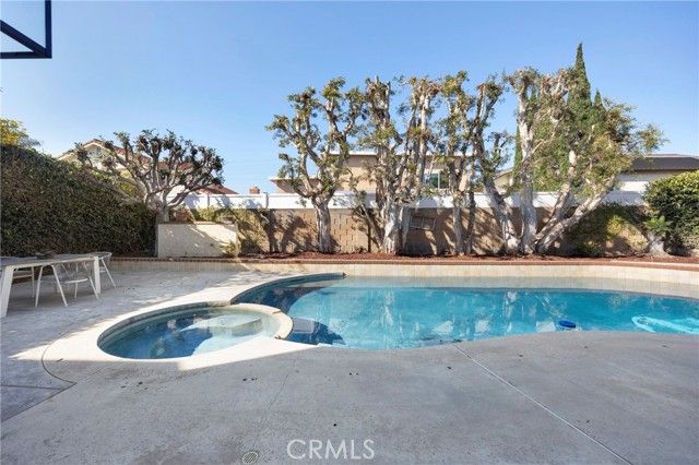 8841 Seaspray Drive, Huntington Beach, CA 92646