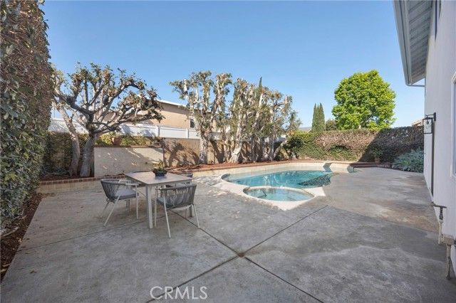 8841 Seaspray Drive, Huntington Beach, CA 92646