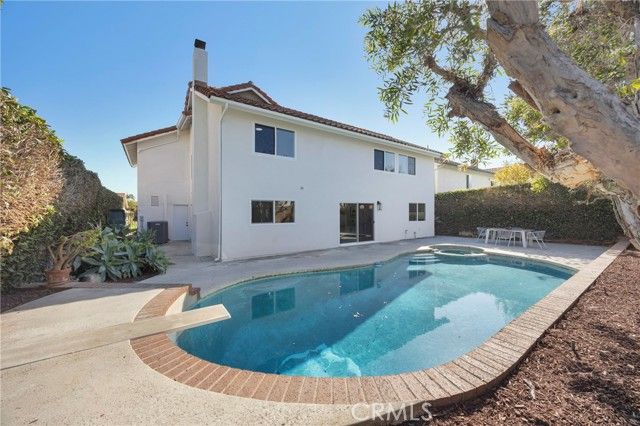 8841 Seaspray Drive, Huntington Beach, CA 92646