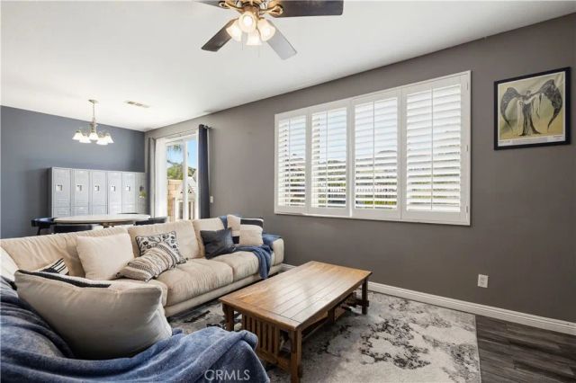 19354 Laroda 165, Saugus, CA 91350