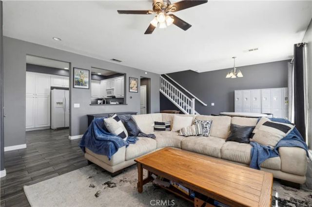 19354 Laroda 165, Saugus, CA 91350