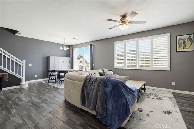 19354 Laroda 165, Saugus, CA 91350