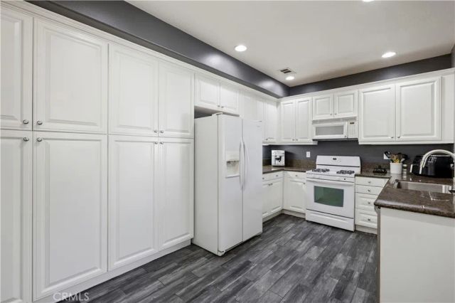 19354 Laroda 165, Saugus, CA 91350