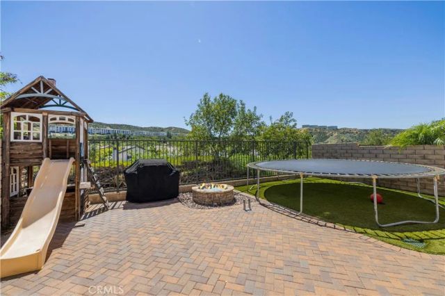 19354 Laroda 165, Saugus, CA 91350