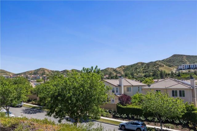 19354 Laroda 165, Saugus, CA 91350