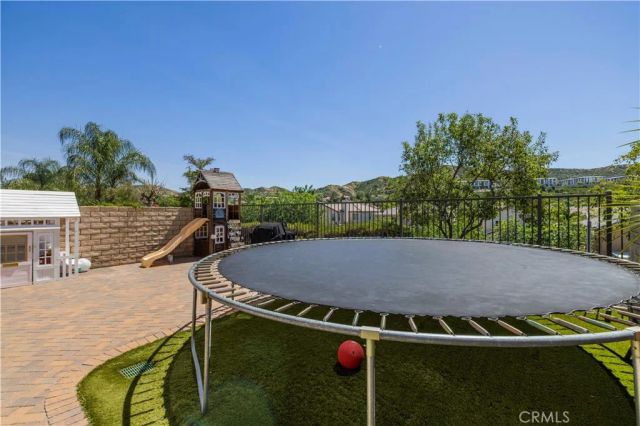 19354 Laroda 165, Saugus, CA 91350