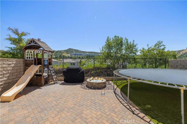 19354 Laroda 165, Saugus, CA 91350