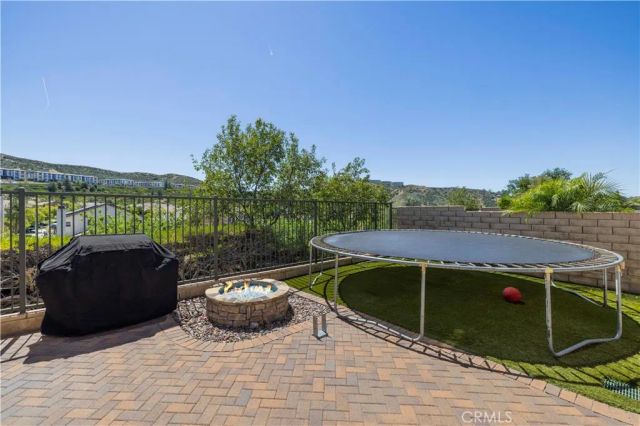 19354 Laroda 165, Saugus, CA 91350