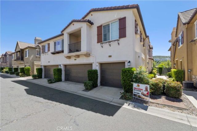 19354 Laroda 165, Saugus, CA 91350