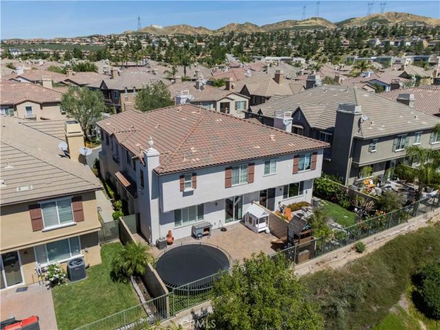 19354 Laroda 165, Saugus, CA 91350