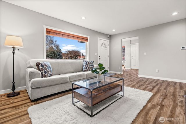 5635 Pacific Avenue, Tacoma, WA 98408