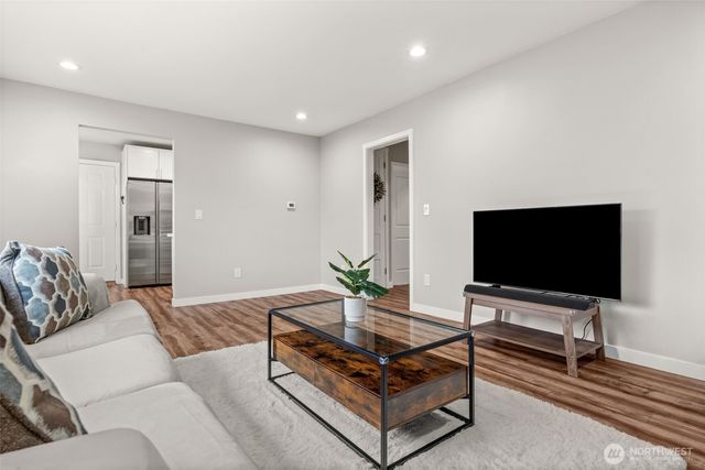 5635 Pacific Avenue, Tacoma, WA 98408